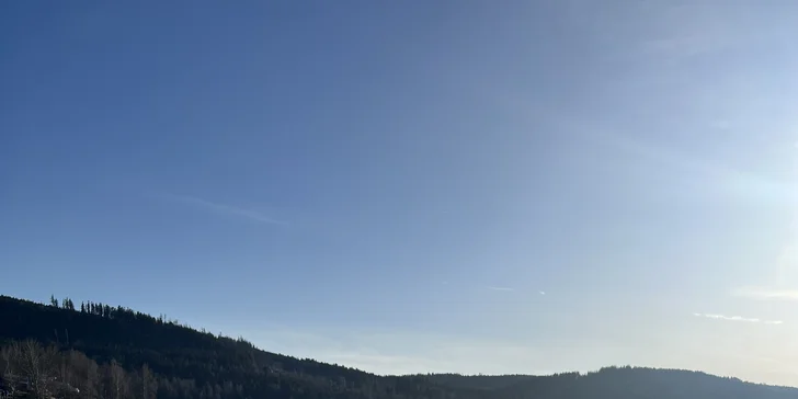 Kromě Lipna se vydejte třeba na Stezku korunami stromů nebo na bobovou dráhu.