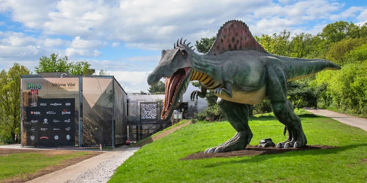  Setkáte se tu s více než 70 pohyblivými dinosaury v životních velikostech (někteří dorostli až do délky 18 m), kteří jsou doslova jako živí!