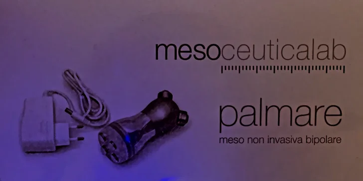 Palmare je moderní přístroj, který využívá mikrojehličky, elektroporaci, radiofrekvenci a LED světlo.