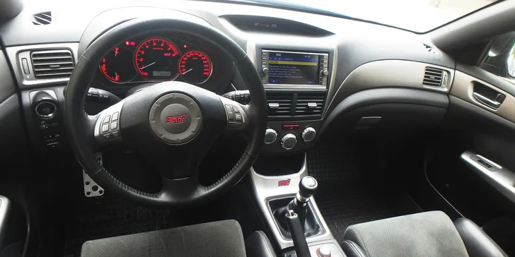 Auto si vyzvednete přímo v půjčovně Mercutcars.