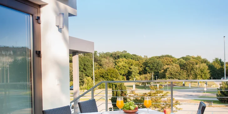 Hotel je obklopený zeleňou –⁠⁠⁠⁠⁠⁠ približne 400 metrov ďaleko nájdete rozľahlý Zrinski Park.