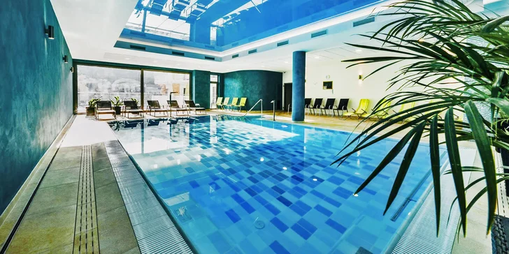 Relax s polopenzí v Trenčianských Teplicích: saunový svět, bazén i jacuzzi