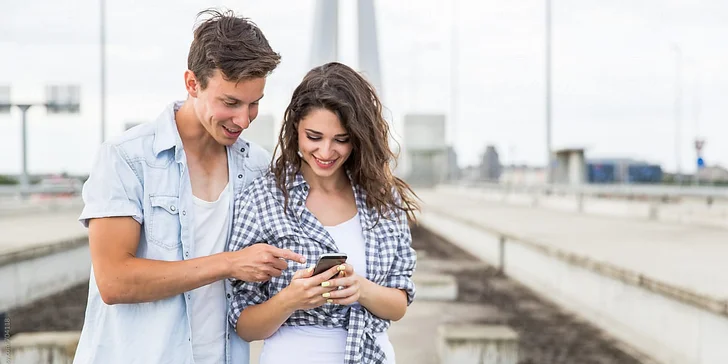 Každý den ráno po dobu 30 dní vám bude chodit SMS zpráva s úlohou na daný den, kterou máte společně s partnerem vykonat.