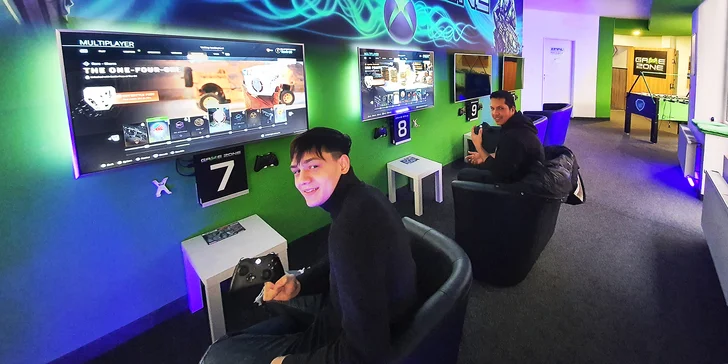 1 hod. zábavy v herní zóně: virtuální realita, závodní auto, xbox a jiné konzole