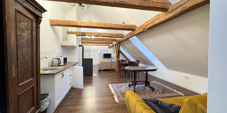 Každý apartmán má 1 či 2 ložnice, vlastní koupelnu i malý kuchyňský kout. 