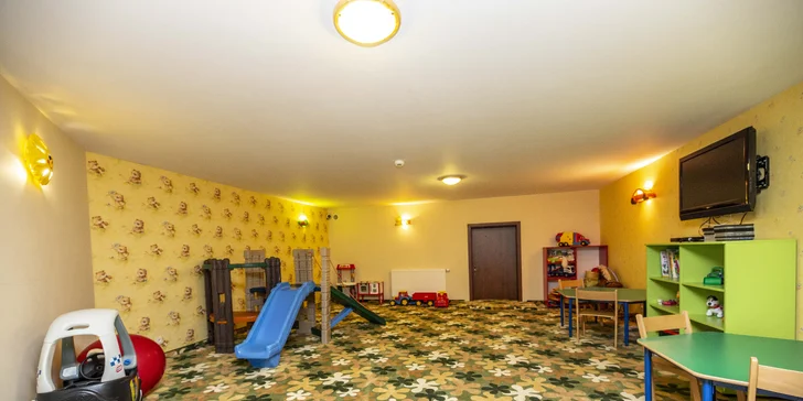 Myslelo se i na nejmenší – děti mají neomezený vstup do herny.