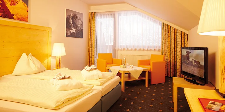 Bydlet budete ve třílůžkovém či čtyřlůžkovém pokoji nebo v rodinném apartmánu. 