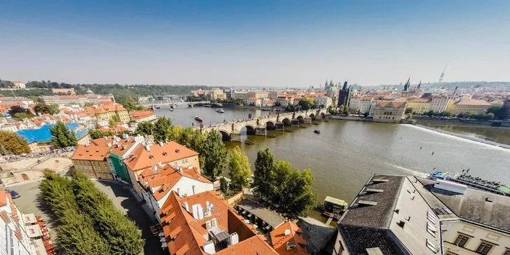 Vybrat si můžete i pokoj s výhledem na Vltavu.