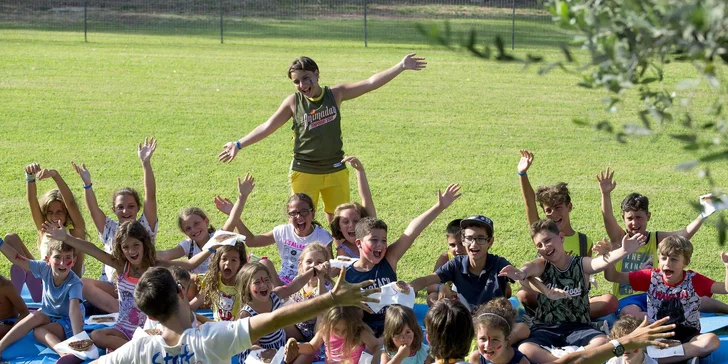 Pro děti tu připravují dobrodružné hry, sportovní klání a kreativní dílny v rámci miniklubu.