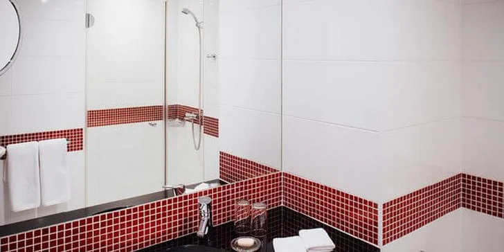  Samozřejmostí je WC a koupelna se sprchou či vanou a podlahovým vytápěním, fénem a hygienickými a kosmetickými potřebami. 