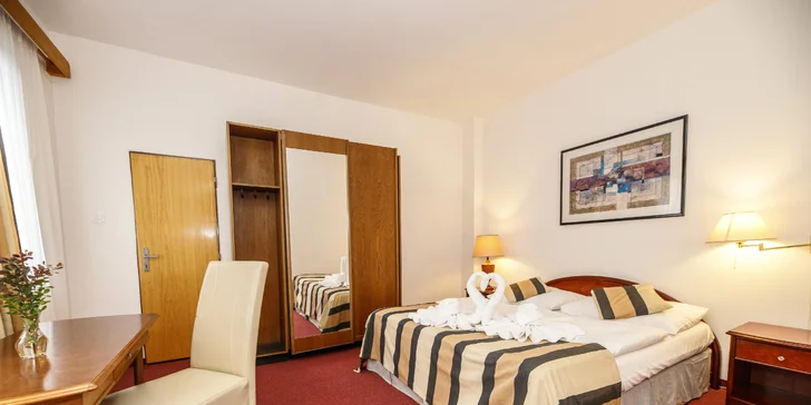 Na pokoji i v celém hotelu máte k dispozici Wi-Fi zdarma.