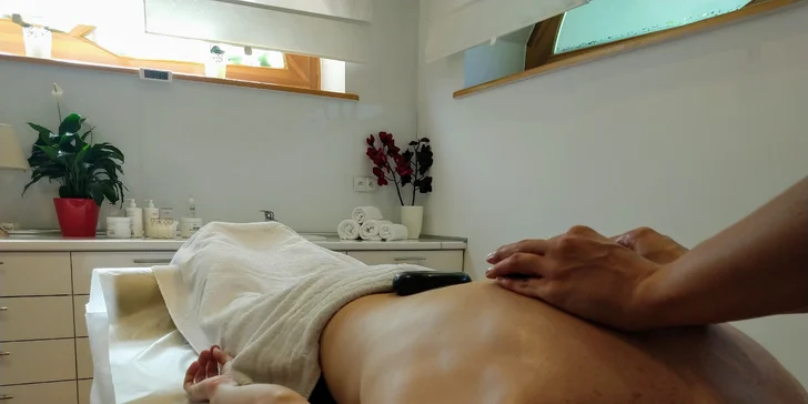 Dopřejte unavenému tělu profesionální klasickou nebo relaxační masáž.