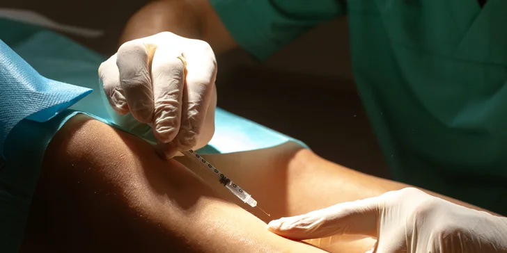 Sklerotizácia prebieha vpichnutím látky tzv. sklerotizačného roztoku, ktorý naruší vnútornú vrstvu žily.