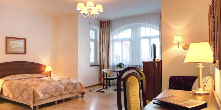 Rodinám pro 2 dospělé a max. 1 či 2 děti do 12,9 let poskytne zázemí pokoj Superior, respektive apartmá Junior s obývacím pokojem a oddělenou ložnicí.