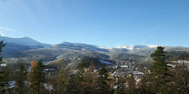 V okolí je mnoho možností, kam vyrazit na výlet. A to jak pěšky, tak i na kole.