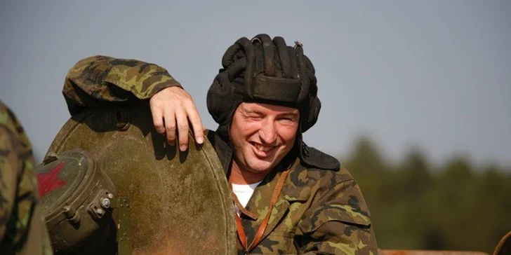 Probuďte v sobě vojáka a pusťte se odvážně do terénu.