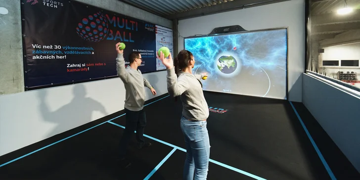 Multiball je interaktivní sportovní a herní konzole, která spojuje fyzickou aktivitu s digitálními hrou.