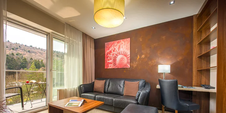 Každá ubytovacia jednotka disponuje vlastnou kúpeľňou so sprchovým kútom a apartmány majú vaňu.