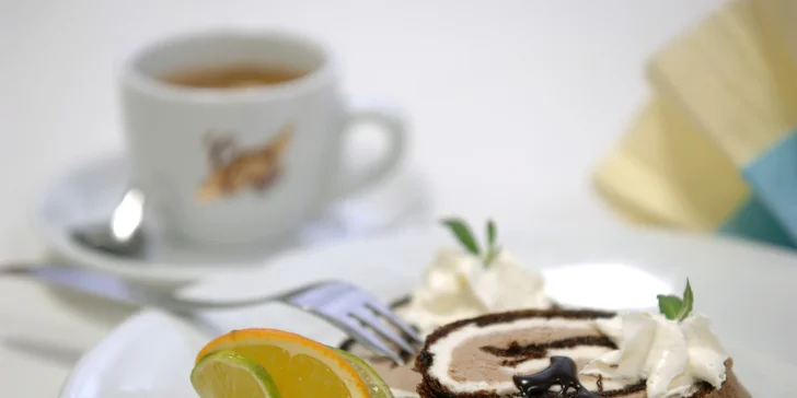V hotelovej reštaurácii si pochutíte na polpenzii – raňajky formou bufetu a večere, ktoré sú výberom z menu.