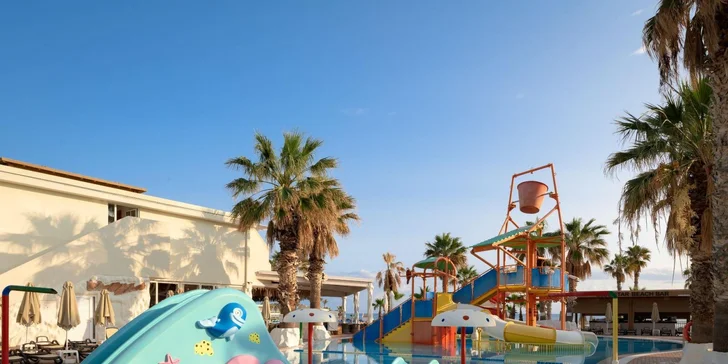 Pro děti je připraven dětský bazén i aquapark.