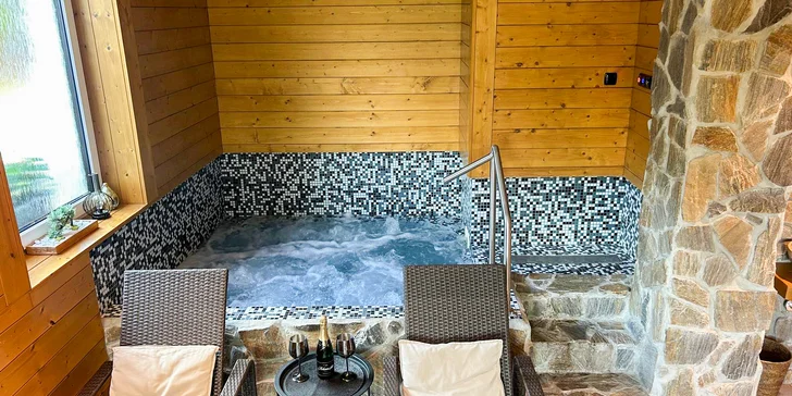 Součástí balíčku je také 4hodinový vstup do privátního wellness.