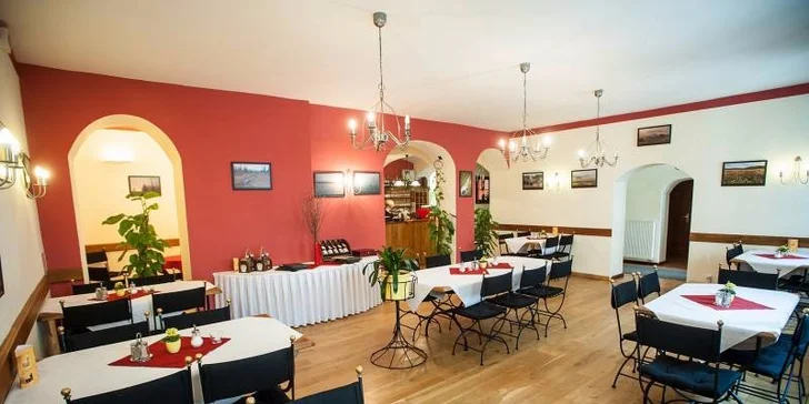 Pohodová dovča se vstupem do lázní a polopenzí ve 4* hotelu v Třeboni