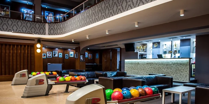 Dvě hodiny bowlingu až pro šest hráčů a případně drinky pro každého