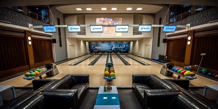 Dvě hodiny bowlingu až pro šest hráčů a případně drinky pro každého