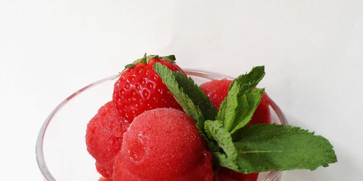 Ovocný sorbet či domácí nanuk, nápoj dle výběru a případně hlídání dětí