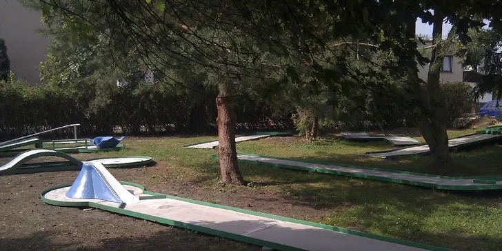 Letní permanentka či jednorázový vstup na minigolf