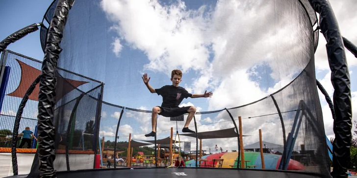  O ďalšiu porciu zábavy sa postarajú klasické aj vzduchové trampolíny.