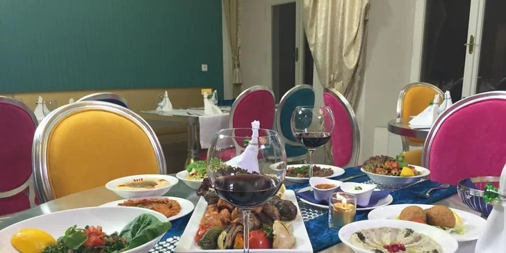 Mix grill a libanonské speciality pro dva v restauraci Noor