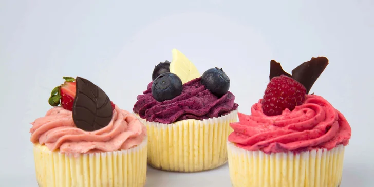 Oslaďte si den: 6 lehkých minicheesecaků s ovocným mousse