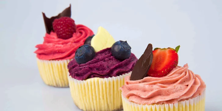 Oslaďte si den: 6 lehkých minicheesecaků s ovocným mousse