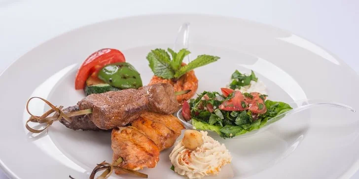 Mix grill a libanonské speciality pro dva v restauraci Noor