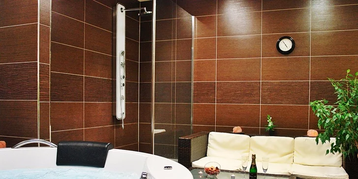 90 minut relaxace a romantiky v bublinkách Amorovy vířivky pro dva