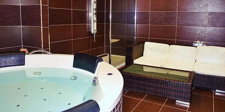 Romantika a příjemný relax pro dva v bublinkách Amorovy vířivky