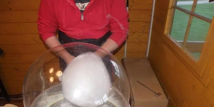 Letní výroba svíček s éterickým olejem citronella