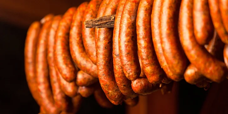 0,5 kg valašských klobás – švestkové nebo s nivou