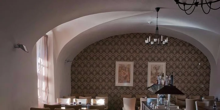 Silvestr na Zámku Čechtice s all inclusive, wellness a party s ohňostrojem