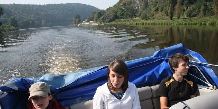 Unikátní výletní plavba po Vltavě: Vaše může být jedno místo i celá loď