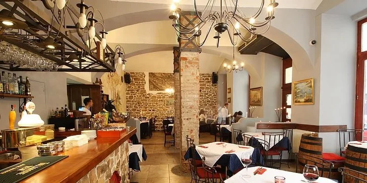 Poskládejte si v srdci Prahy menu dle své chuti: 3 chody s lahví vína nebo bez
