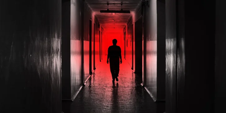 Úniková hra Psychiatrická léčebna pro 2-4 fandy hlavolamů