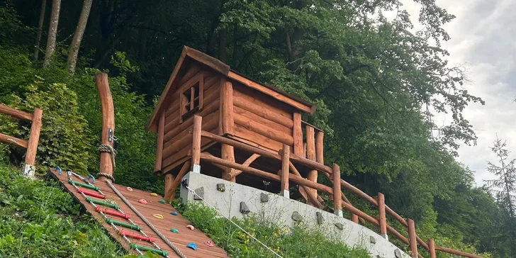 Areál ponúka aj lezeckú stenu pre deti.  