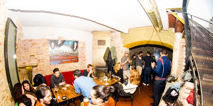 Po stopách obrů - jeden nebo dva 320g Club sendviče s domácími hranolky