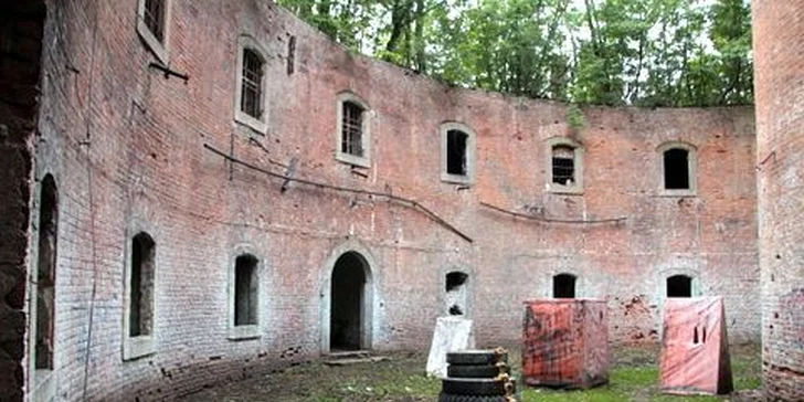 Paintball v neředínské pevnosti: 3hodinová hra s přáteli i kolegy