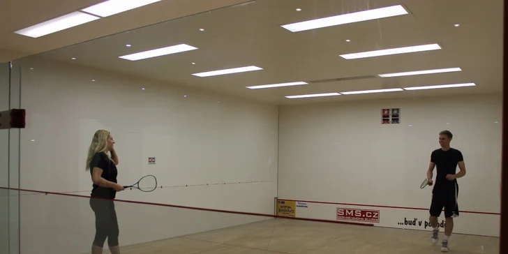 Léto na kurtu: Měsíční permanentka pro dva na squash nebo ricochet