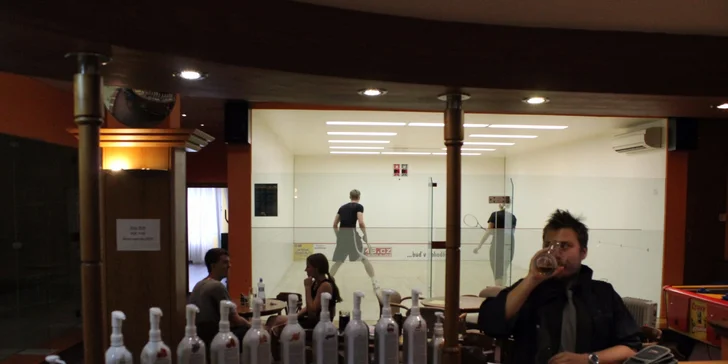 Léto na kurtu: Měsíční permanentka pro dva na squash nebo ricochet