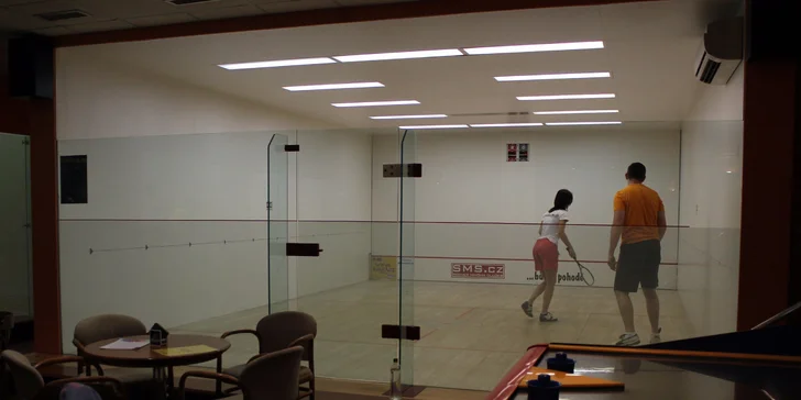Léto na kurtu: Měsíční permanentka pro dva na squash nebo ricochet