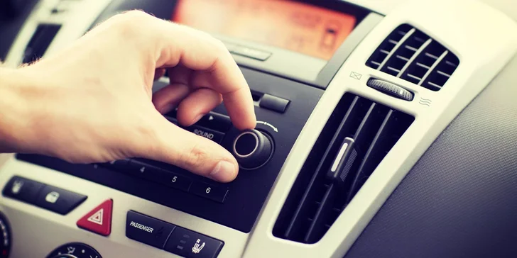 Čištění a plnění autoklimatizace s dezinfekcí vozu ozónem